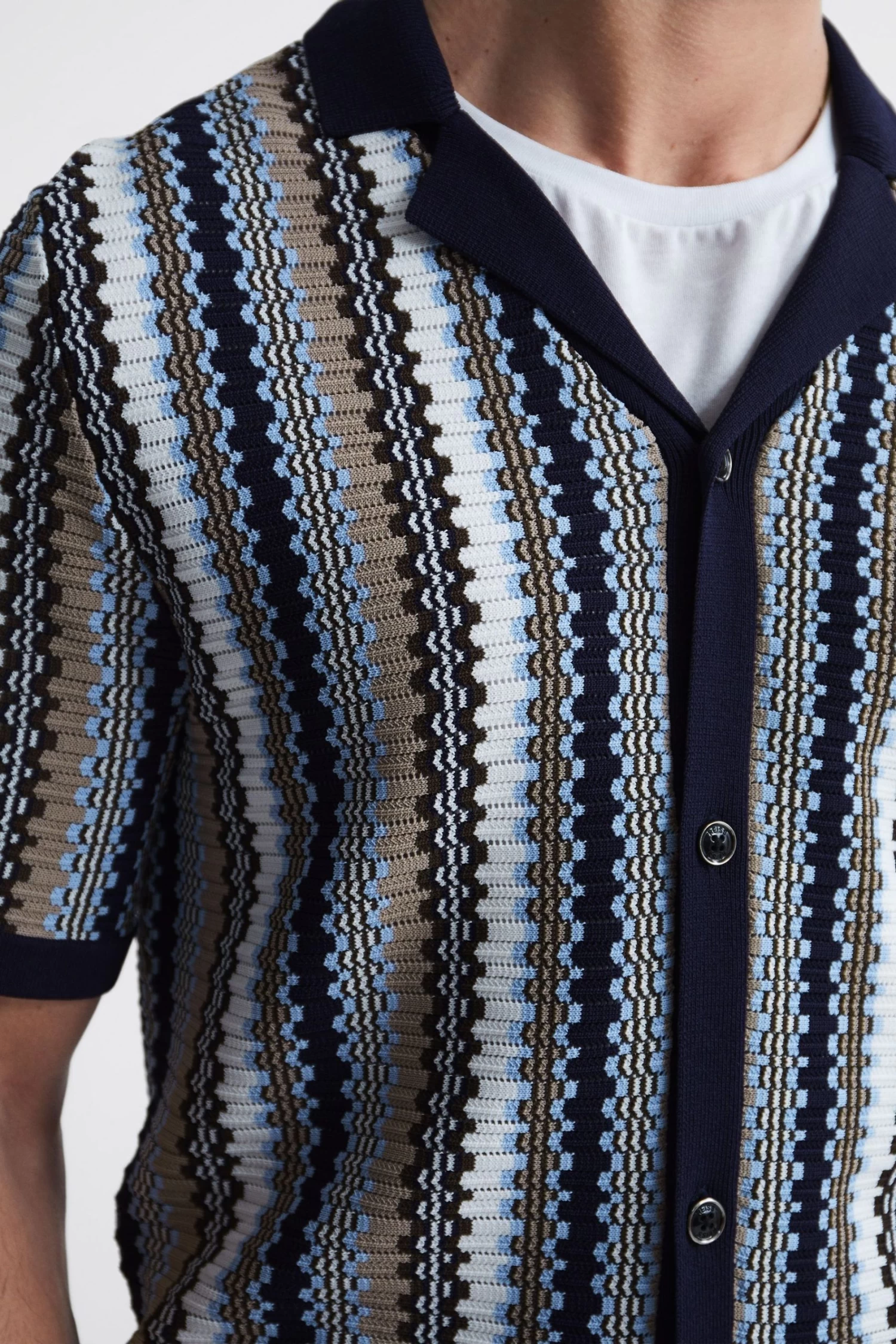 Reiss Gibbon Cuban Collar Striped Button Through Shirt 6 Reiss Gibbon Cuban Collar Striped Button Through Shirt - Image 4