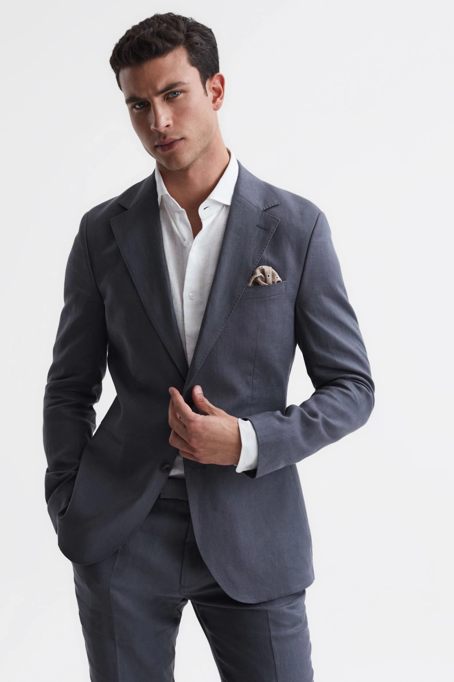 Reiss Kin Slim Fit Single Breasted Linen Blazer 3 Reiss Kin Slim Fit Single Breasted Linen Blazer