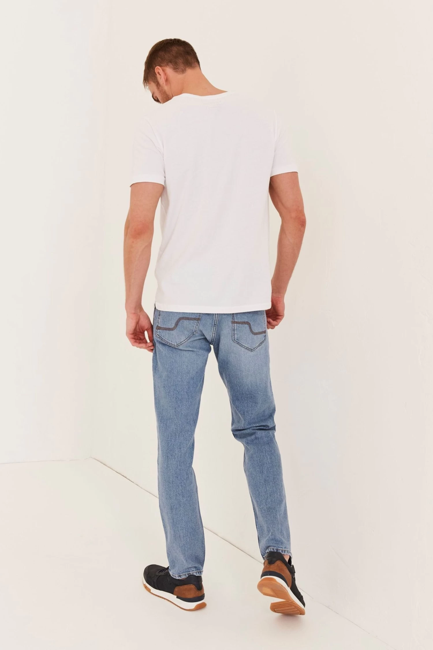 FatFace Straight Light Wash Jeans 4 FatFace Straight Light Wash Jeans - Image 2