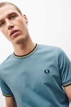 Fred Perry Twin Tipped Logo T-Shirt -Fashion Men Shop C55613s3