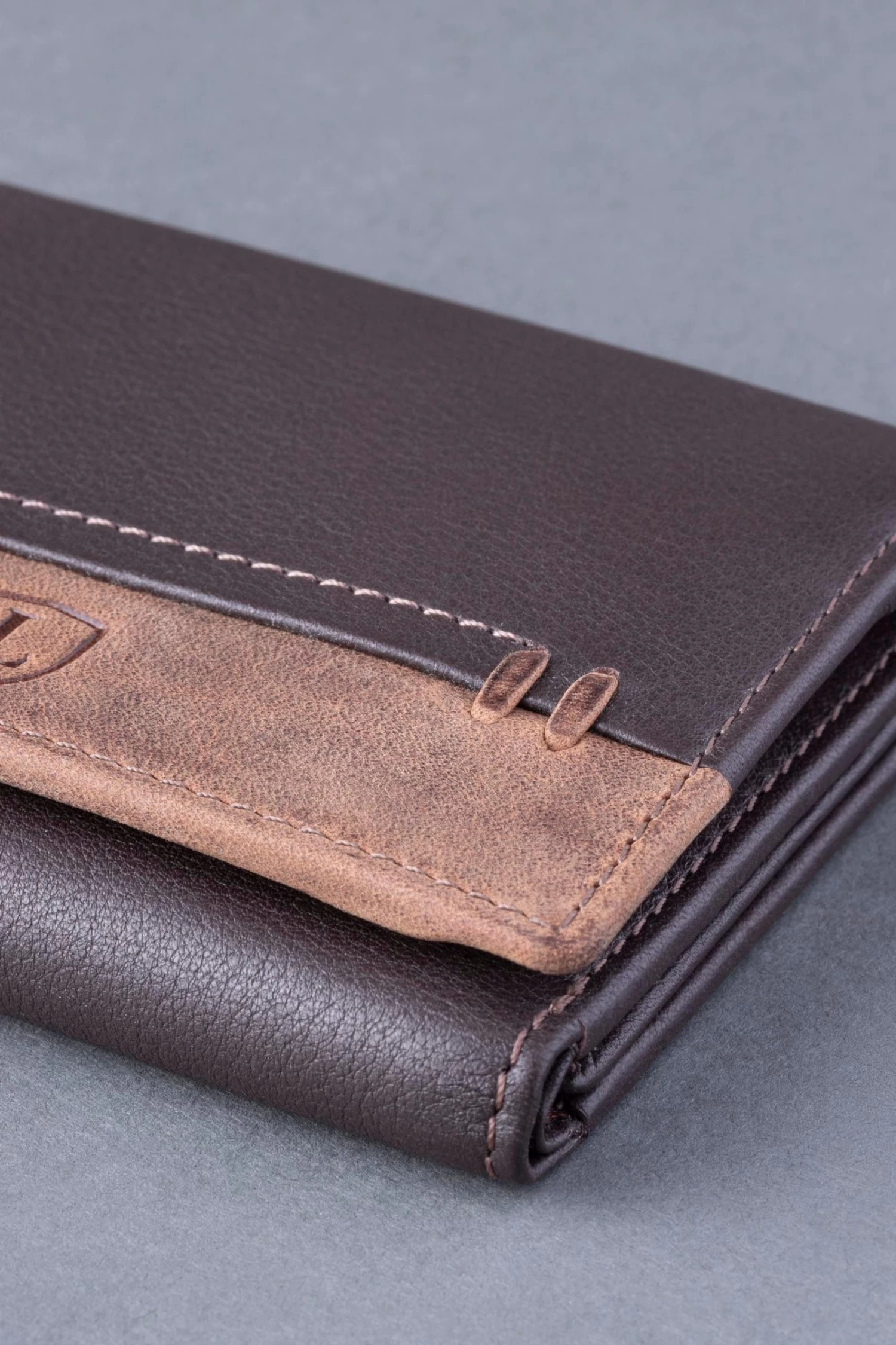 Lakeland Leather Stitch Leather Tri-Fold Wallet 7 Lakeland Leather Stitch Leather Tri-Fold Wallet - Image 5