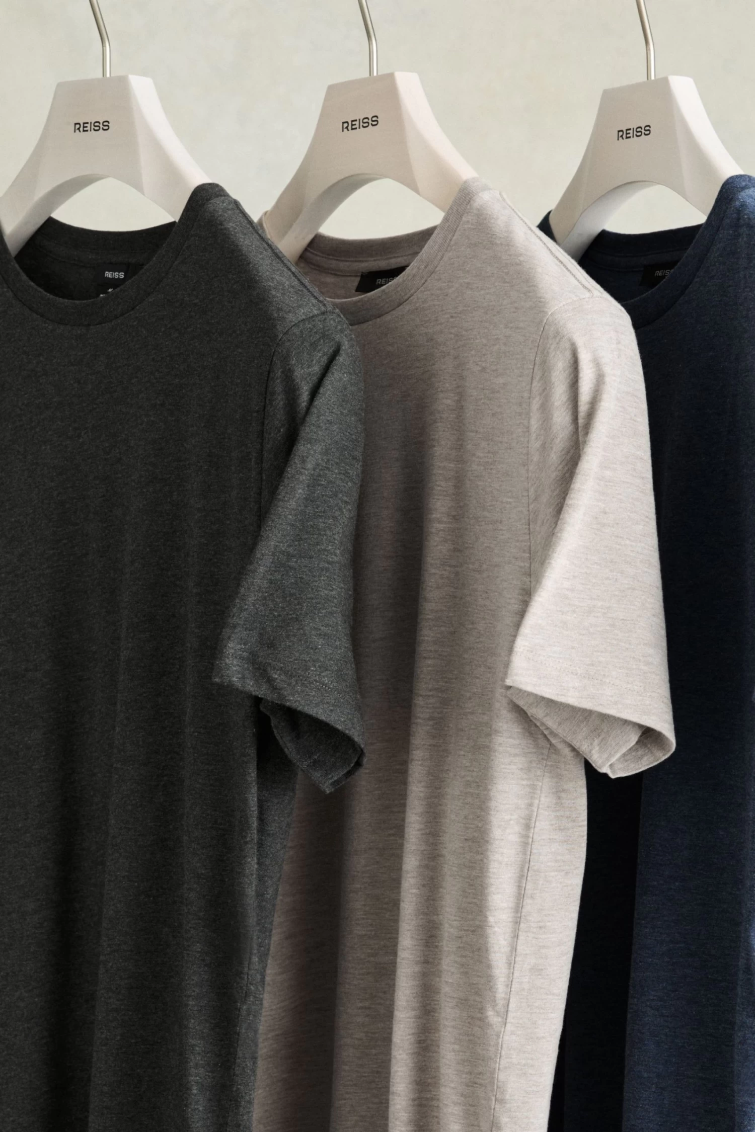Reiss Bless 3 Pack Crew Neck T-Shirts 3 Reiss Bless 3 Pack Crew Neck T-Shirts