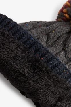 Next Bobble Hat -Fashion Men Shop U40045s4