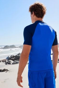 Front Page -Fashion Men Shop U68233s2